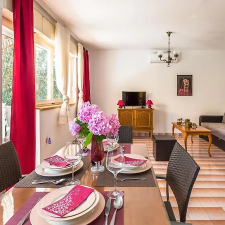 شقة Two-bedroom In Tučepi